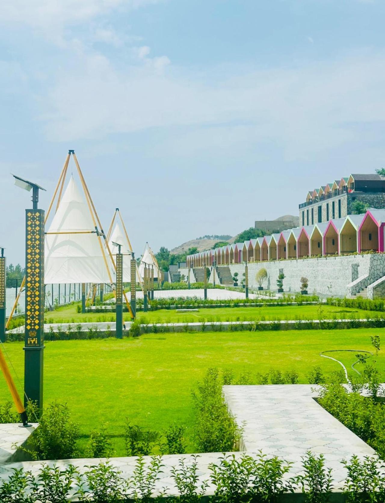 Iyi Luxury Inn Swat Saidu Sharif Εξωτερικό φωτογραφία