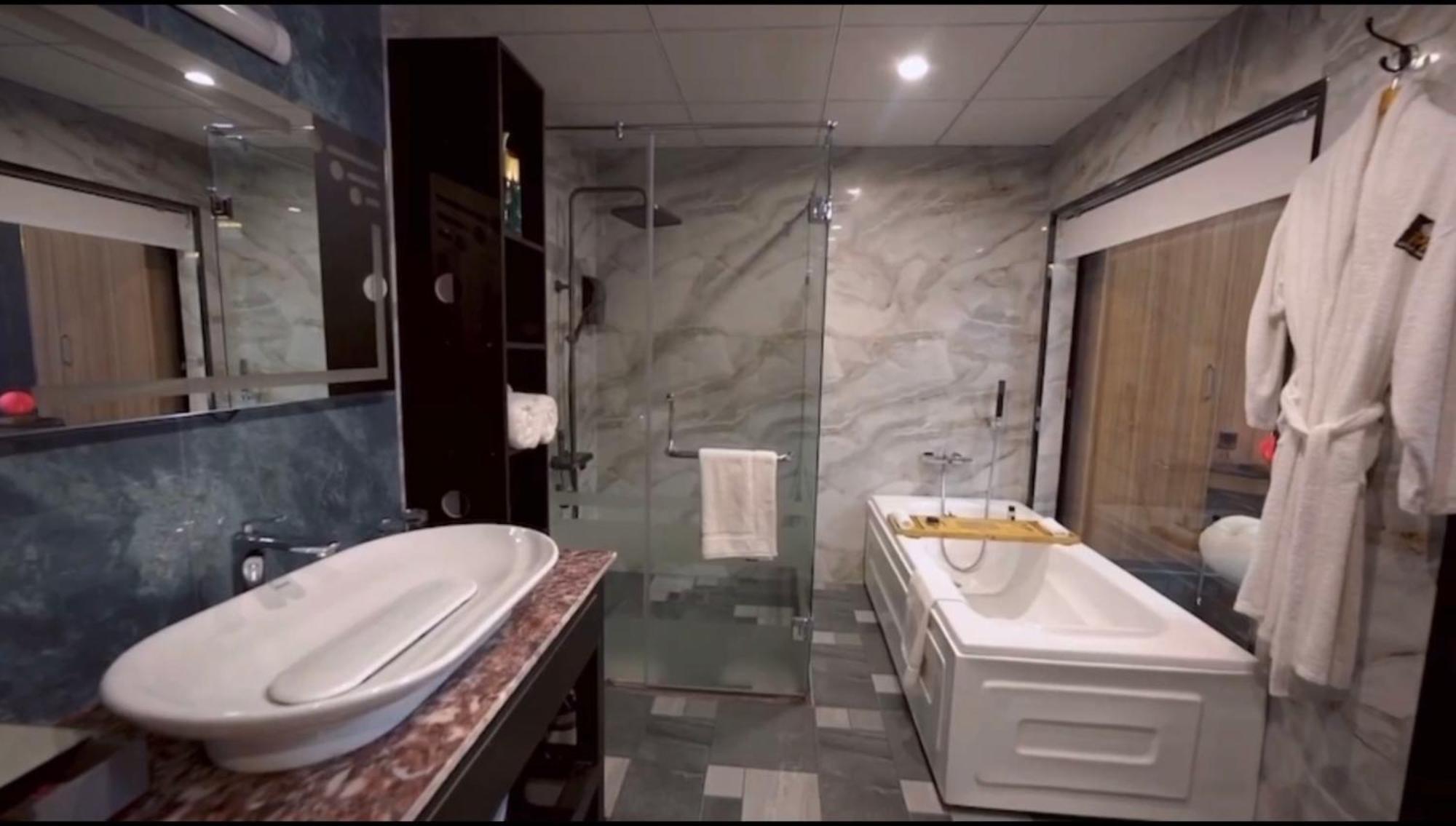 Iyi Luxury Inn Swat Saidu Sharif Εξωτερικό φωτογραφία